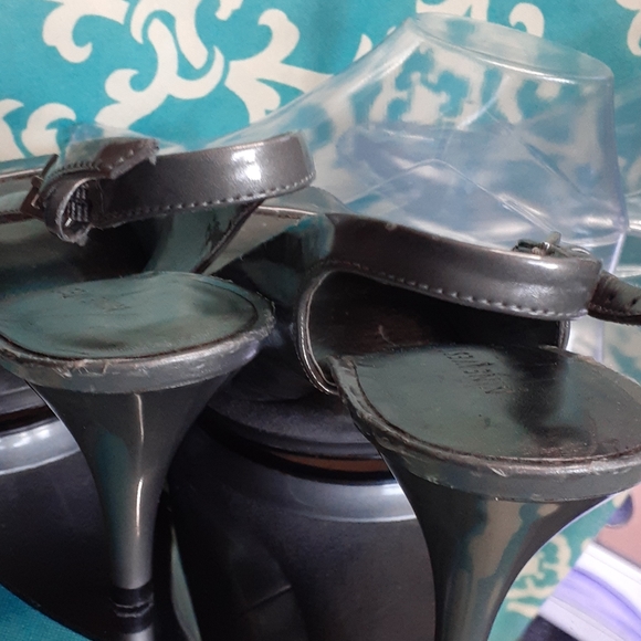 NINE WEST - Faux Gray Patent Peep Toe Heels Sz 7.5 - Picture 7 of 9